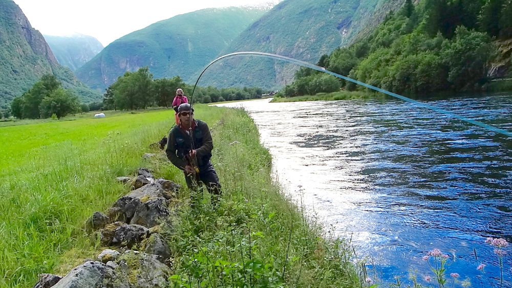 DSC07702 Laerdal salmon fishing